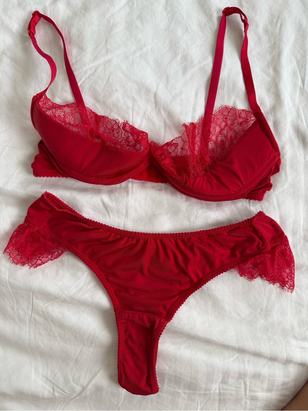 Red Lace Underwire Bra and Bikini Panty Set - Women's Intimates